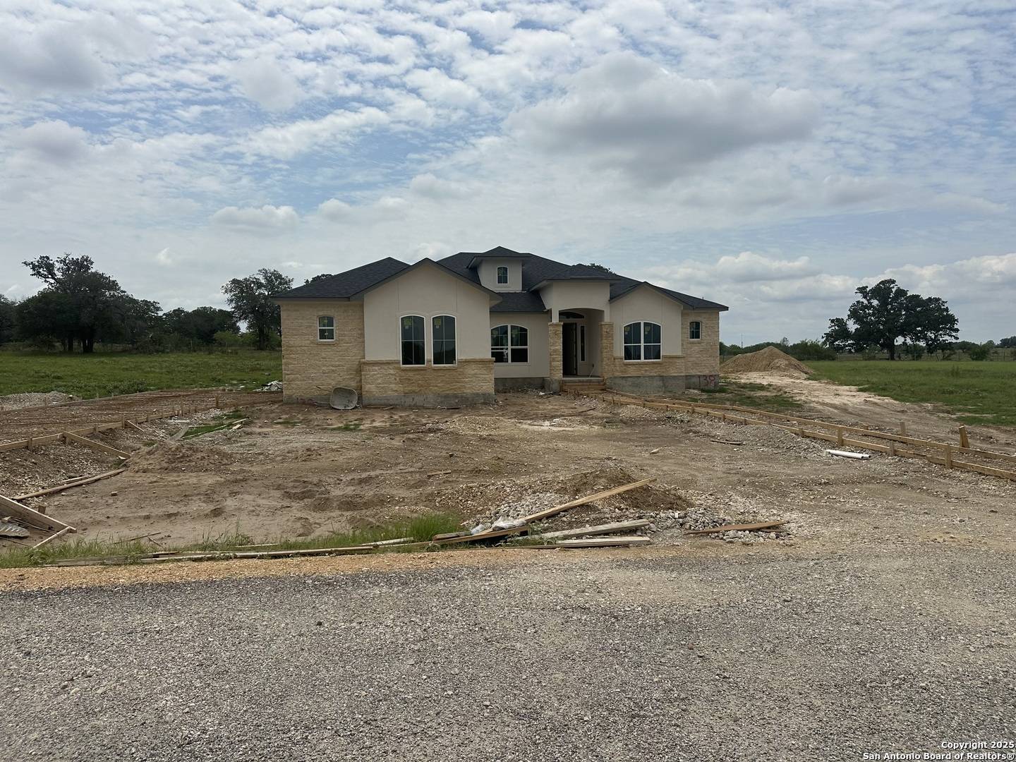 Floresville, TX 78114,138 Firewheel