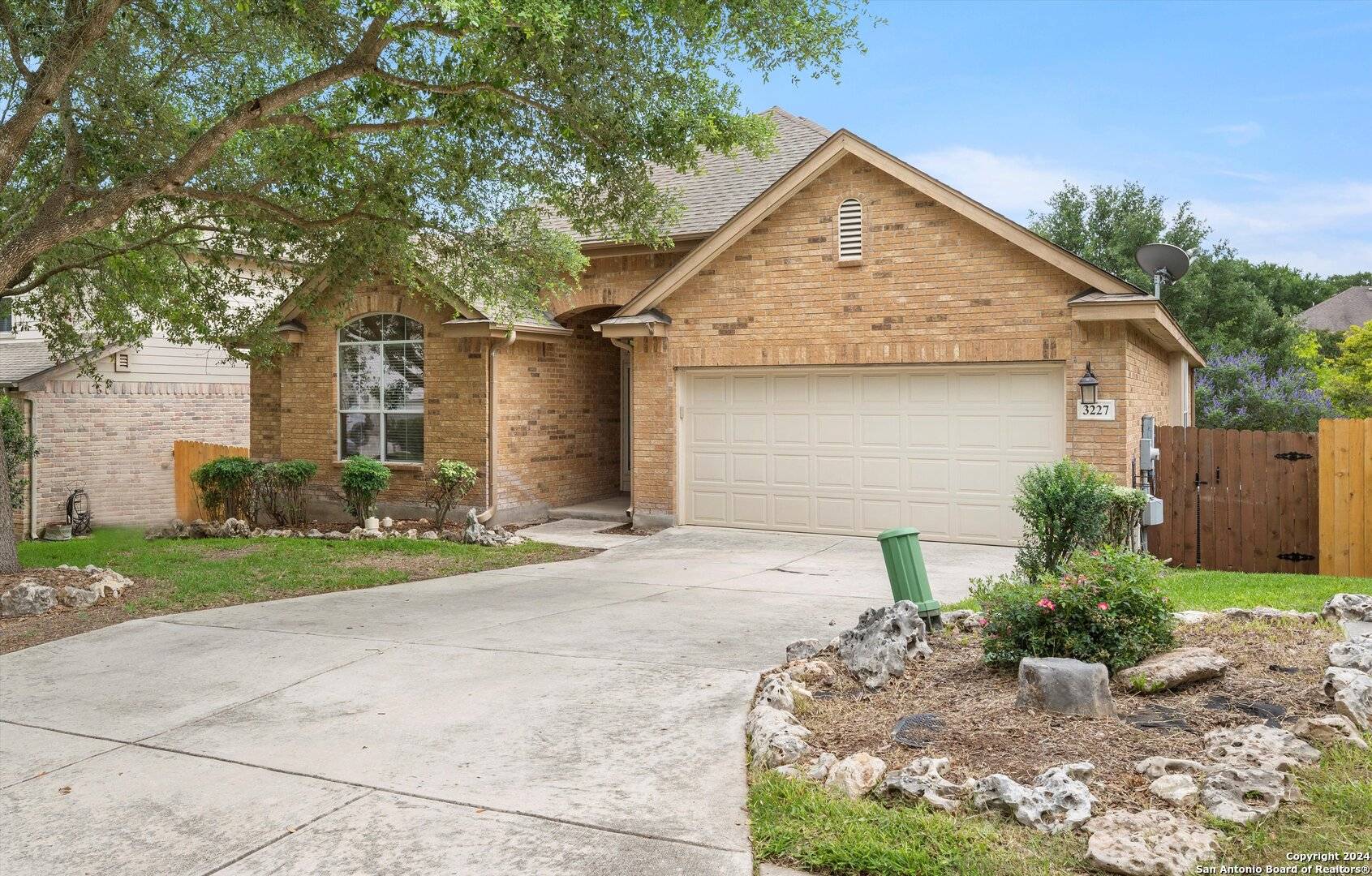 New Braunfels, TX 78132-2902,3227 ESPADA