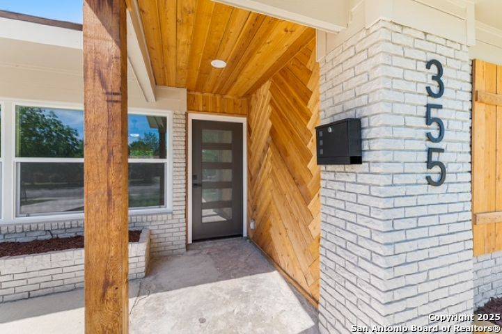 San Antonio, TX 78216,355 Springwood