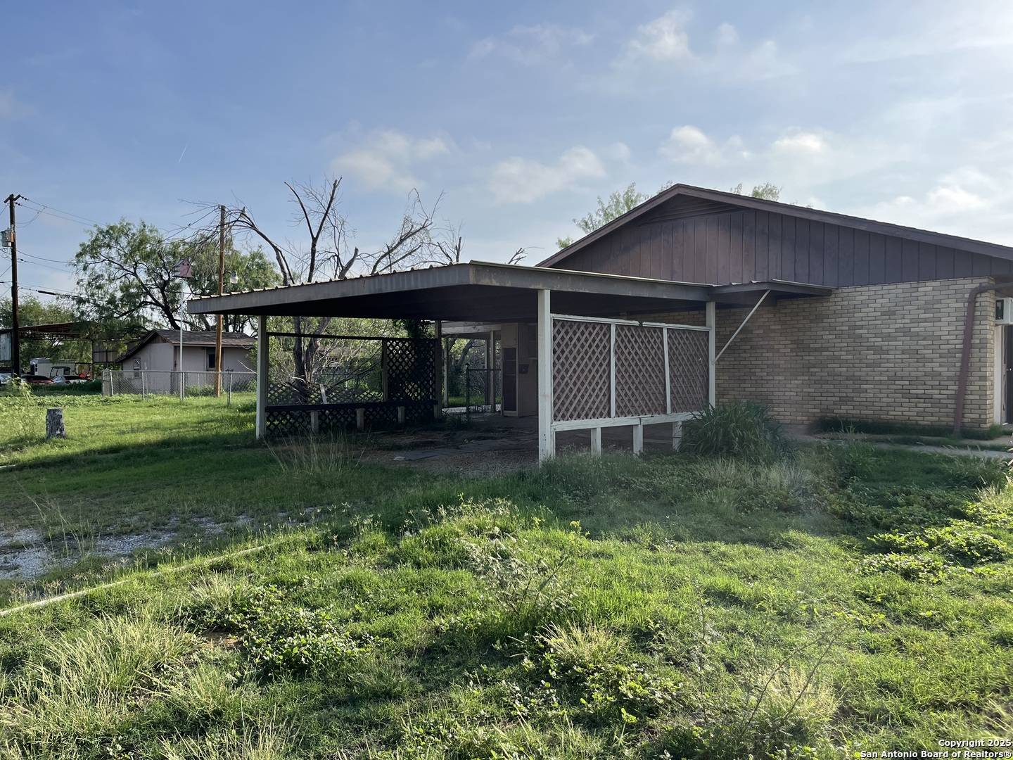 Cotulla, TX 78014,608 Leona St