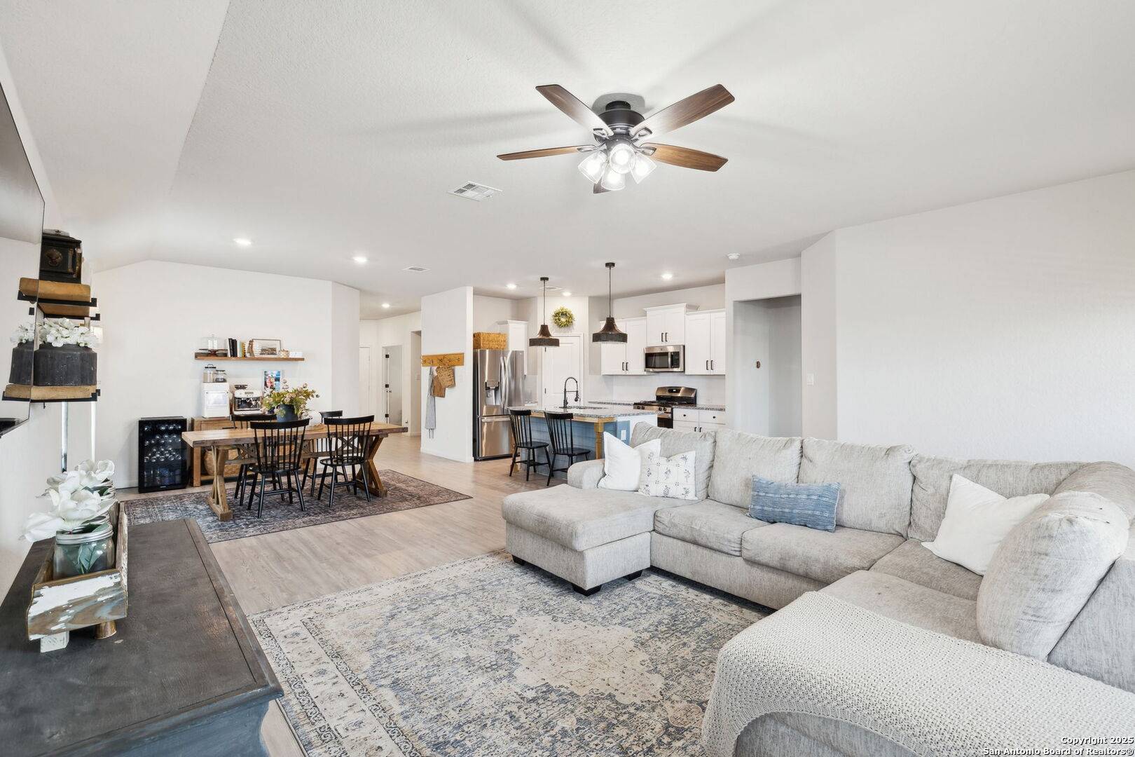 Bulverde, TX 78163,31575 Meander