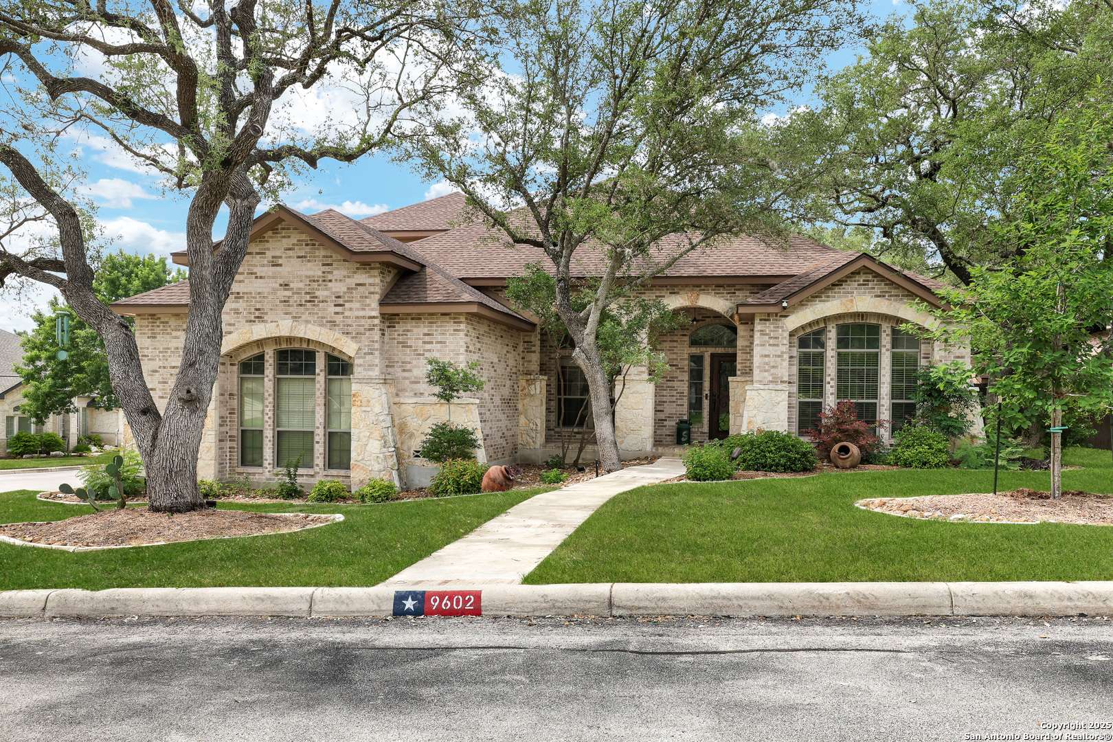 Helotes, TX 78023,9602 French Stone