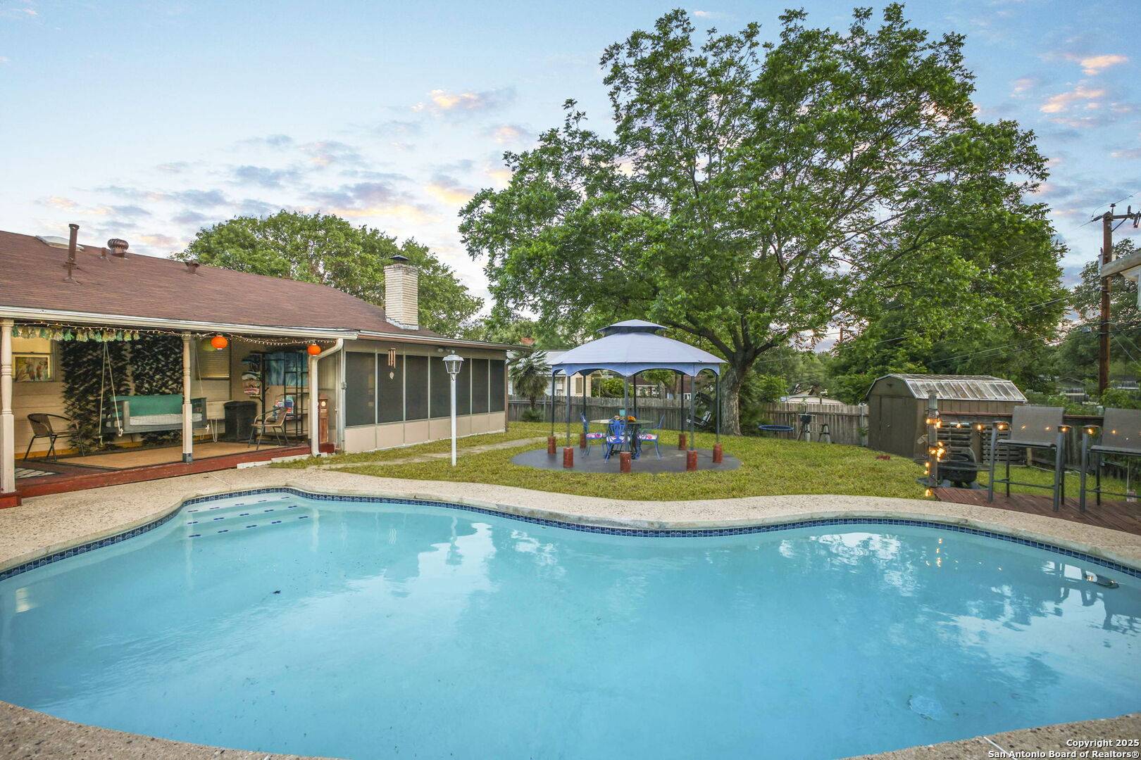 San Antonio, TX 78240,5501 Merkens Dr