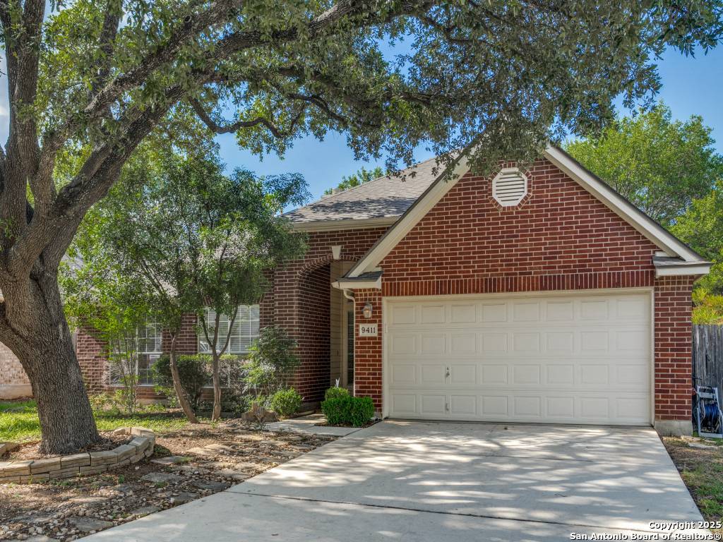 Helotes, TX 78023,9411 Camino Venado