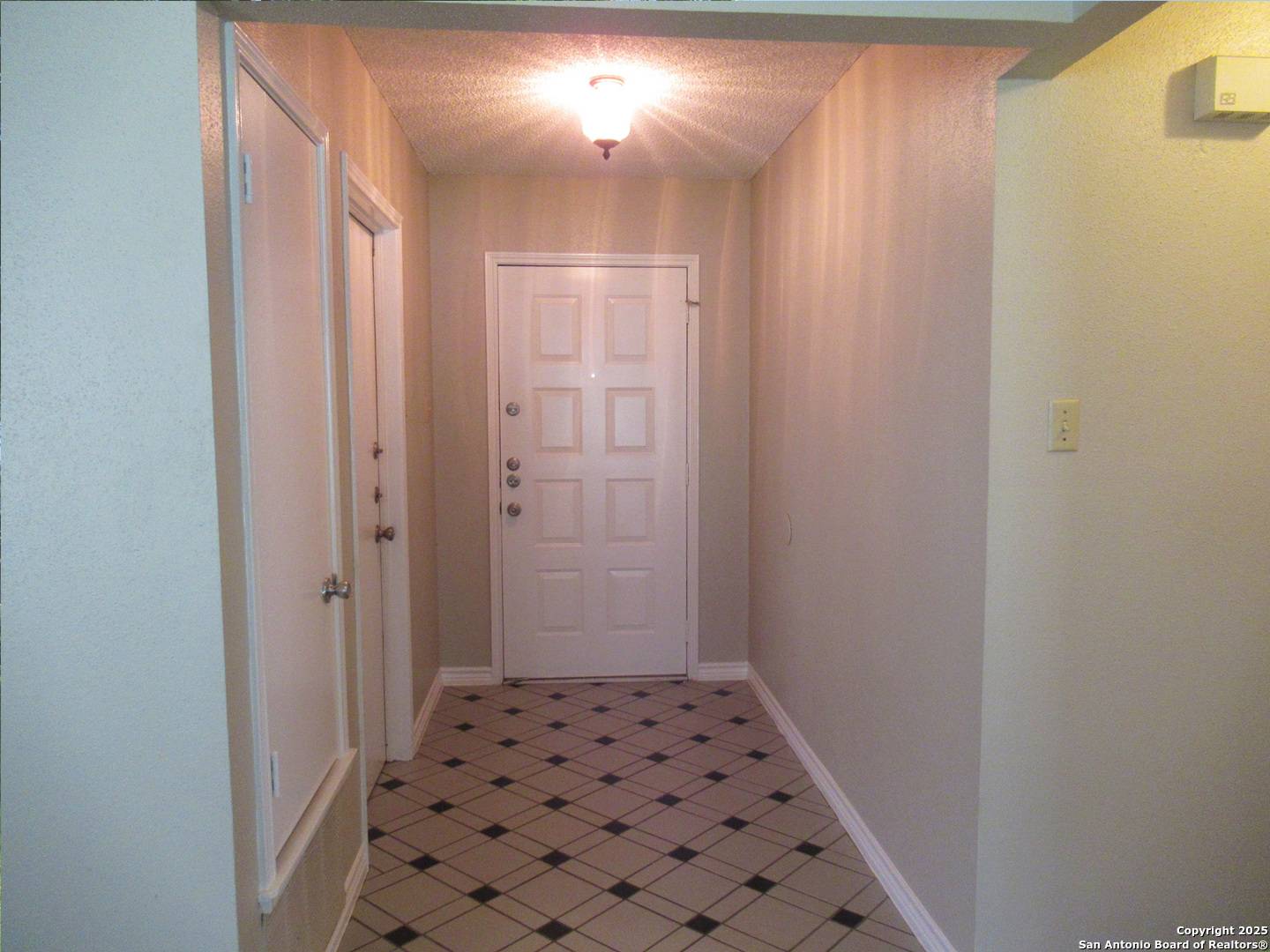 San Antonio, TX 78233,5710 Creekwood
