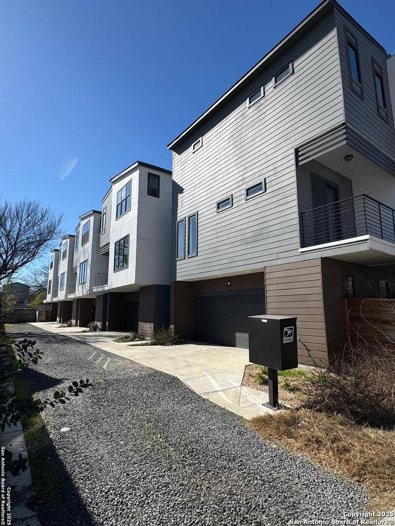 San Antonio, TX 78212,415 Jackson UNIT 201