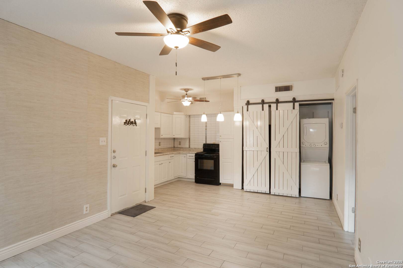 San Antonio, TX 78229,8655 Datapoint Dr UNIT 203B