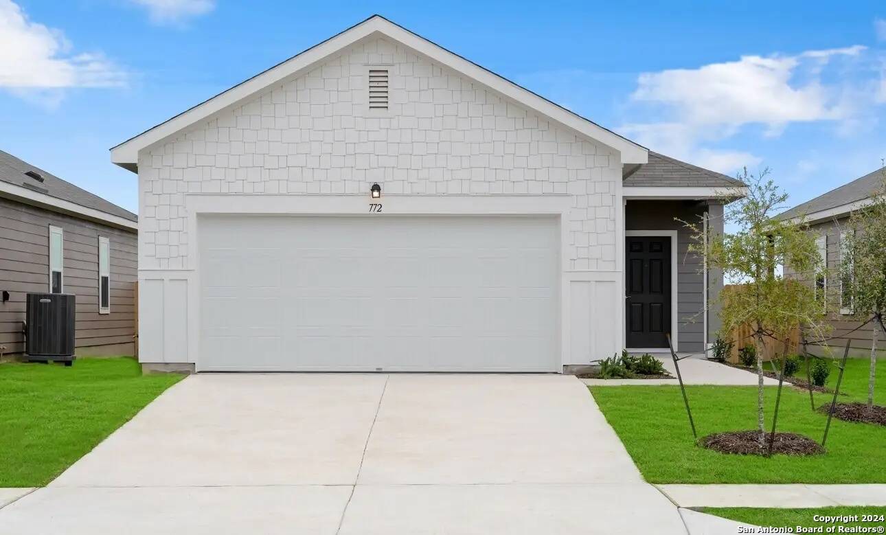 Adkins, TX 78101,919 King Eider