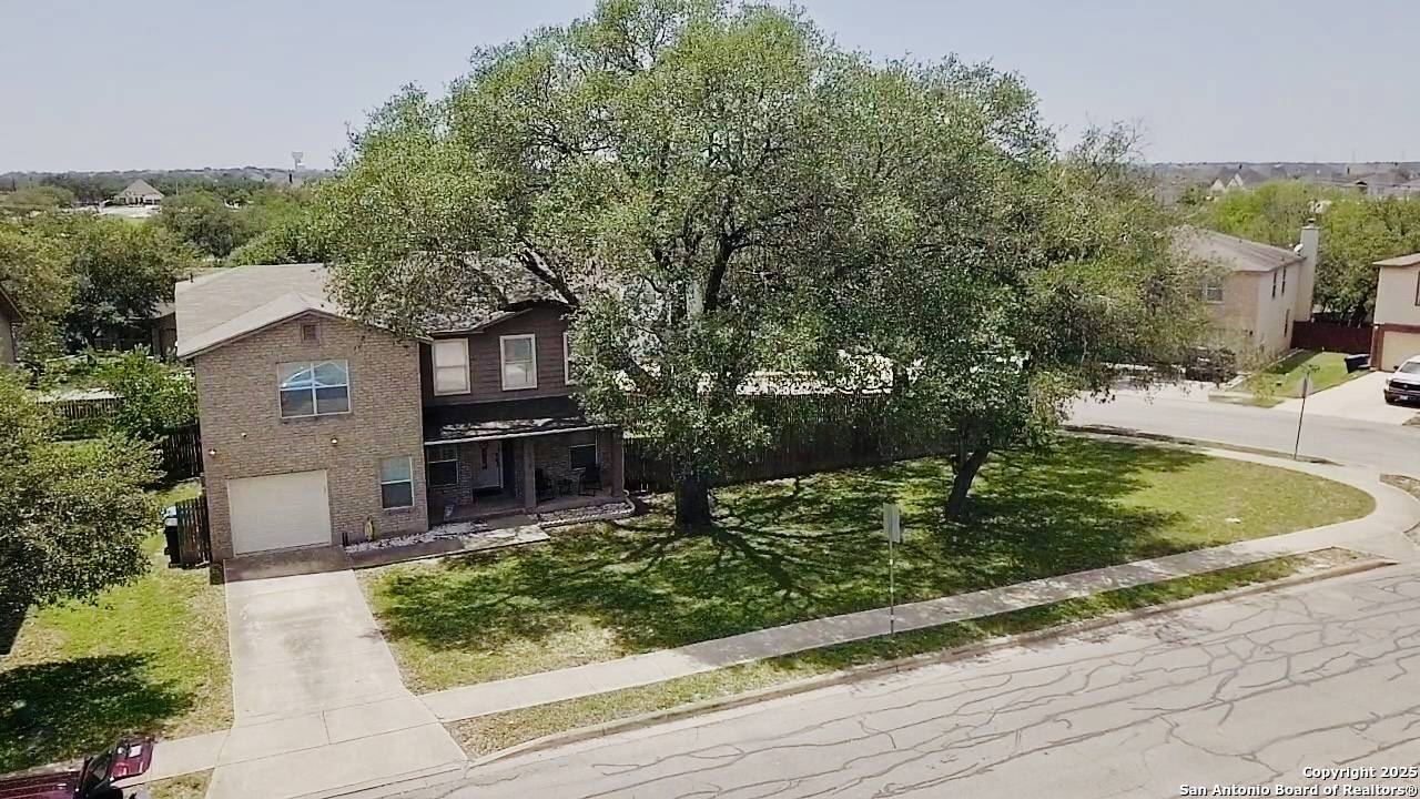 Cibolo, TX 78108,517 Hinge Falls