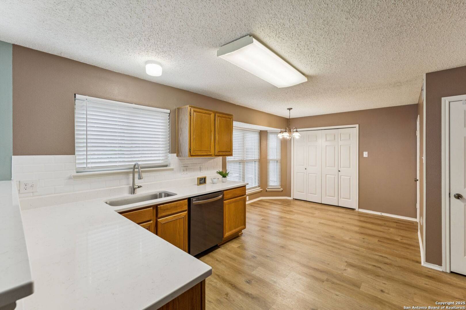 San Antonio, TX 78258-2340,1030 Hedgestone