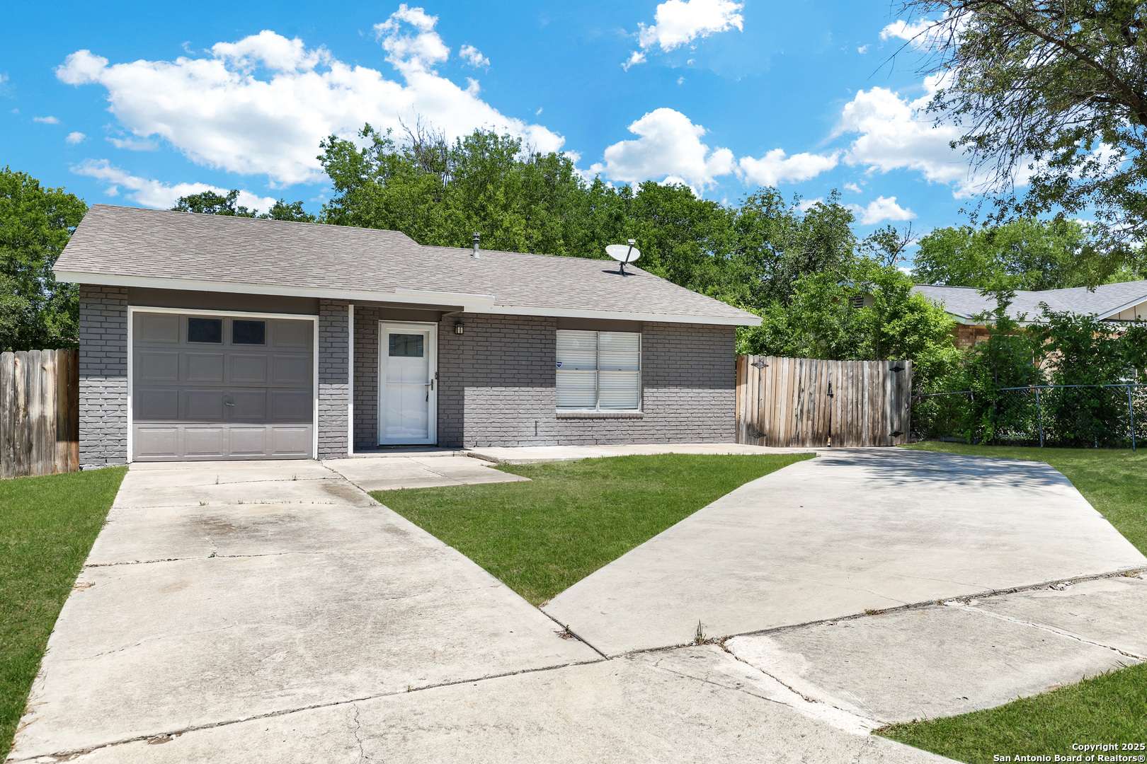 San Antonio, TX 78228,5243 Overpool