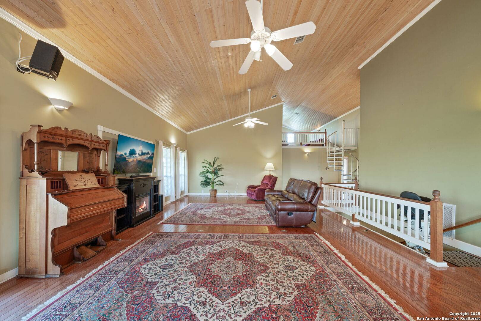 Pipe Creek, TX 78063,388 Oak