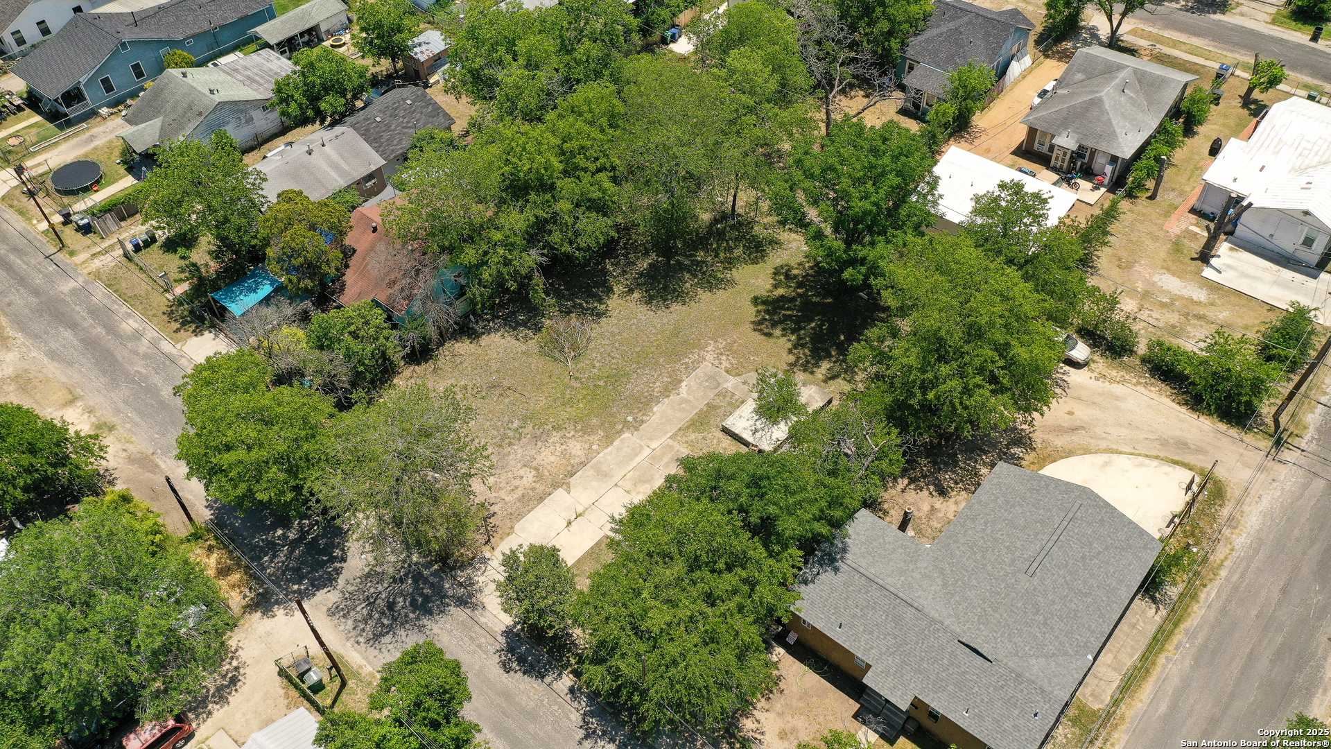 San Antonio, TX 78223,1906 Lennon