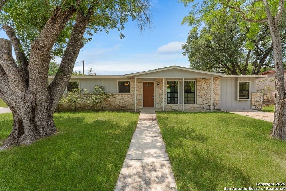 Universal City, TX 78148,202 Hillview Dr
