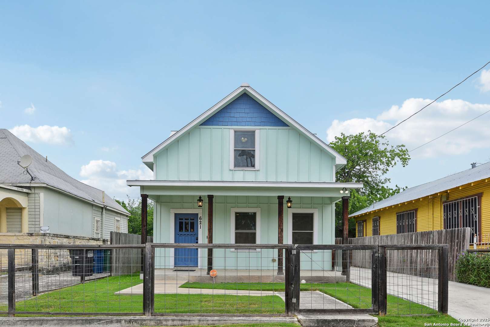 San Antonio, TX 78202,621 Center St.