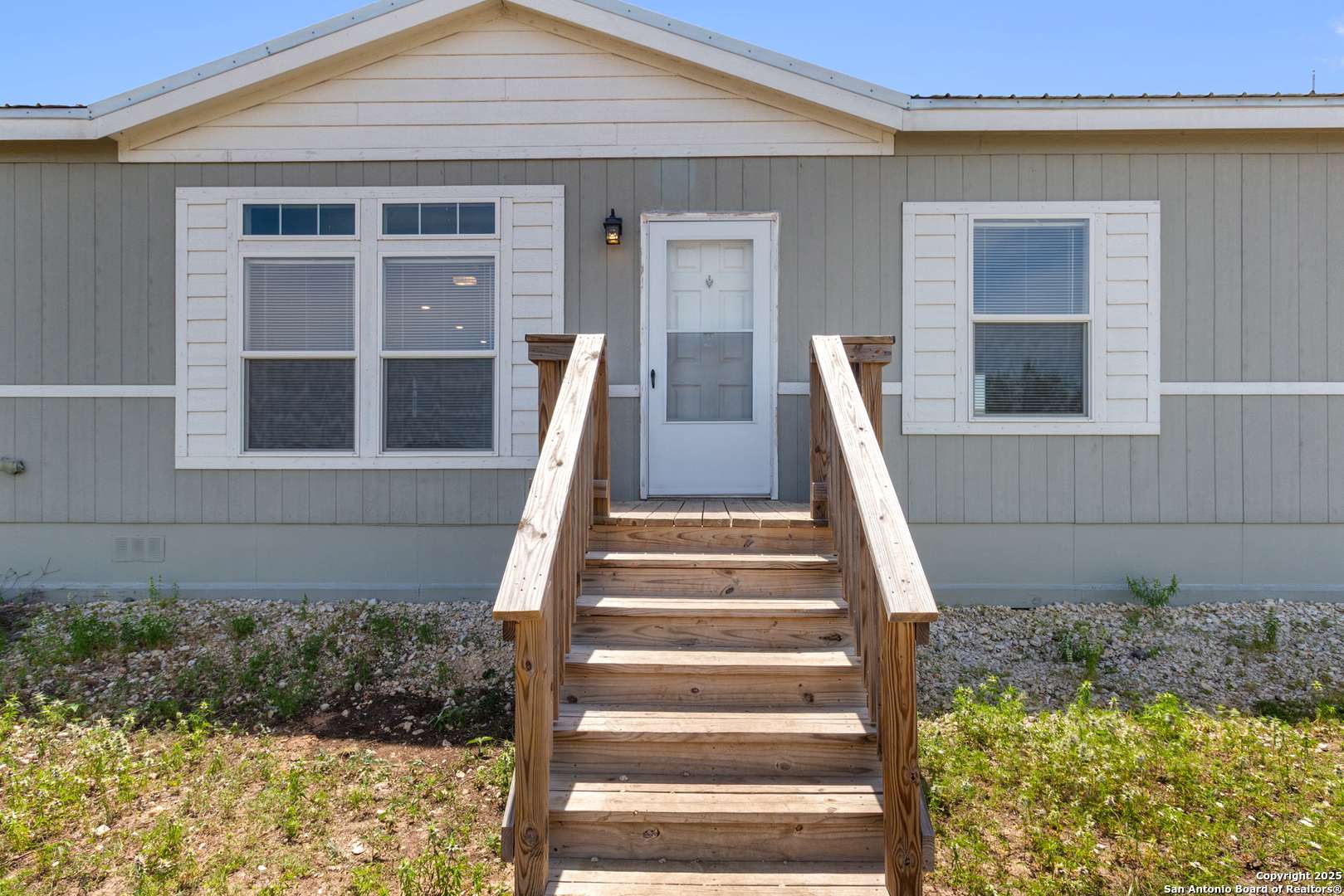 Floresville, TX 78114,517 County Road 314