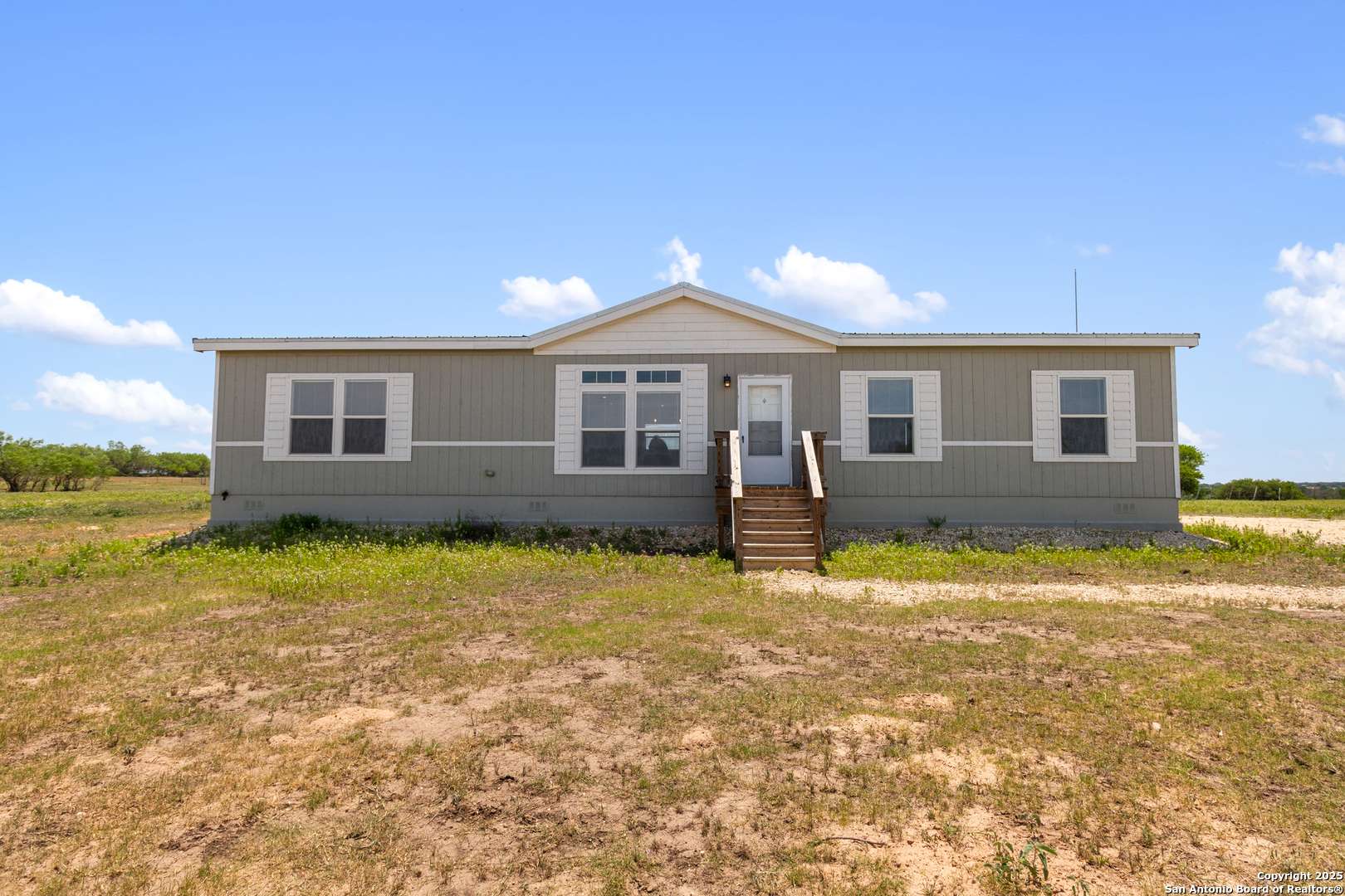 Floresville, TX 78114,517 County Road 314