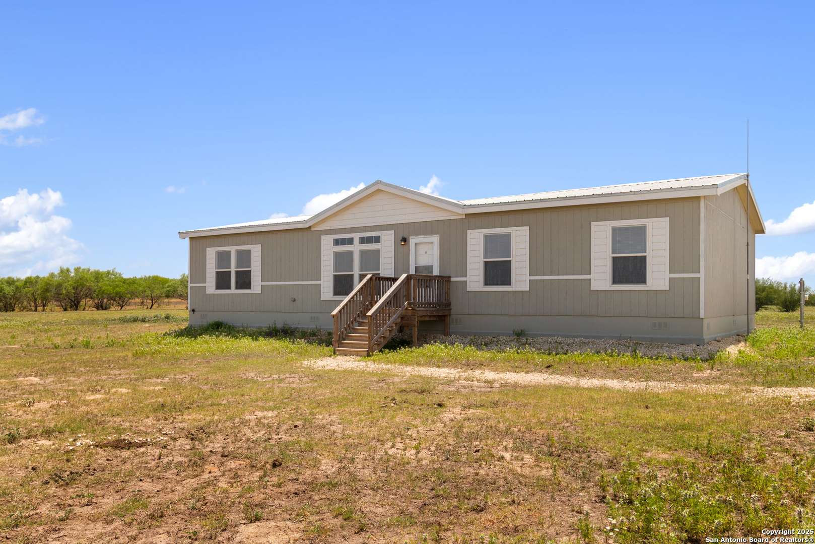 Floresville, TX 78114,517 County Road 314