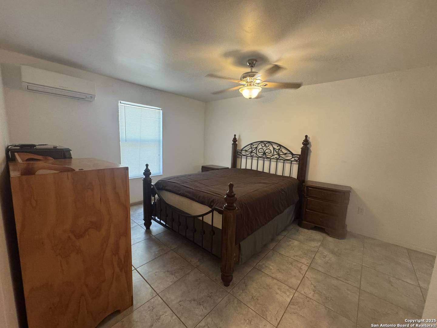 Adkins, TX 78101,114 Encino Quemado