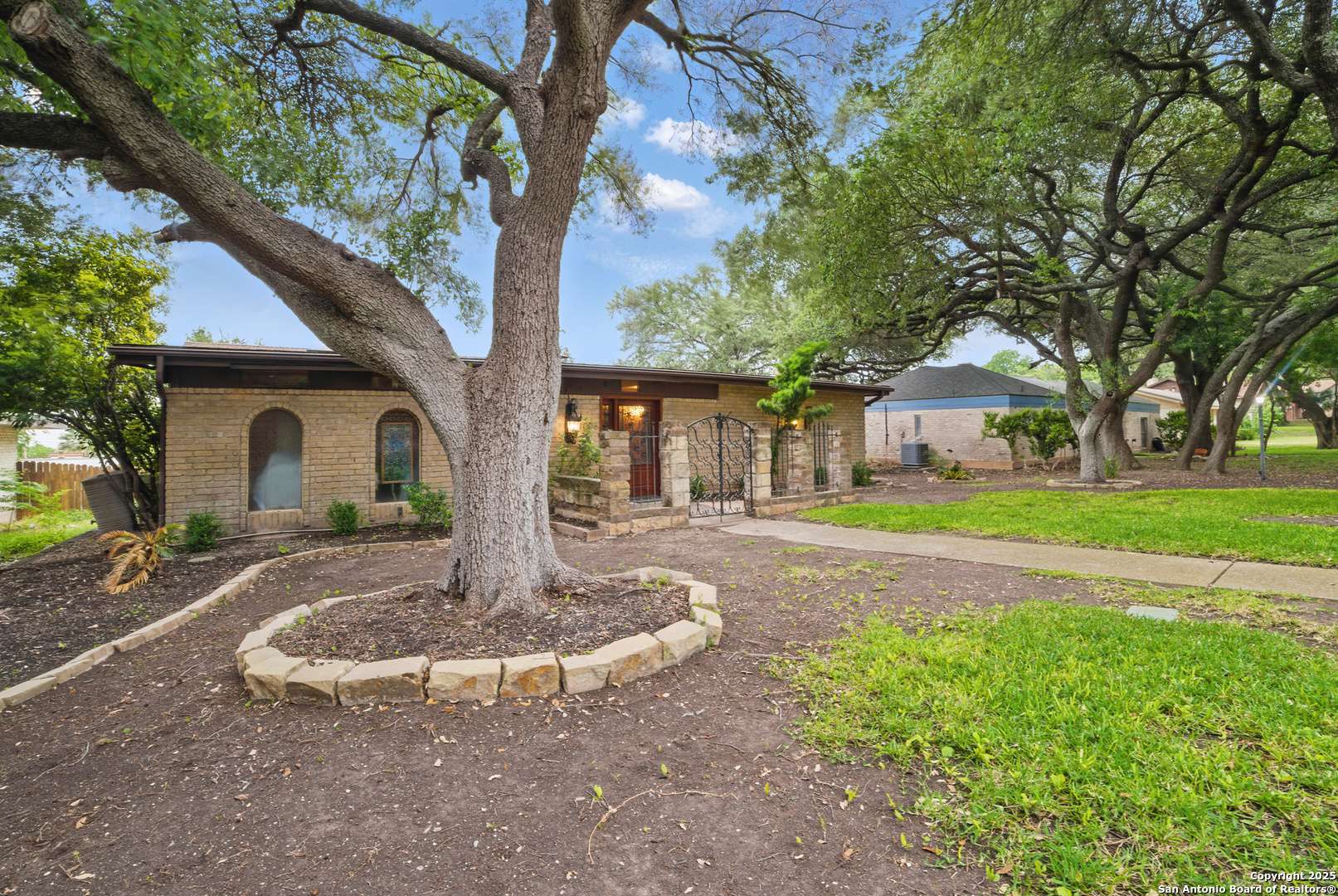 San Antonio, TX 78240,4006 Glenrock