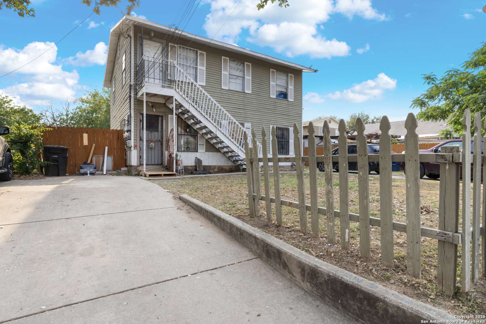 San Antonio, TX 78221,9007 Garnett