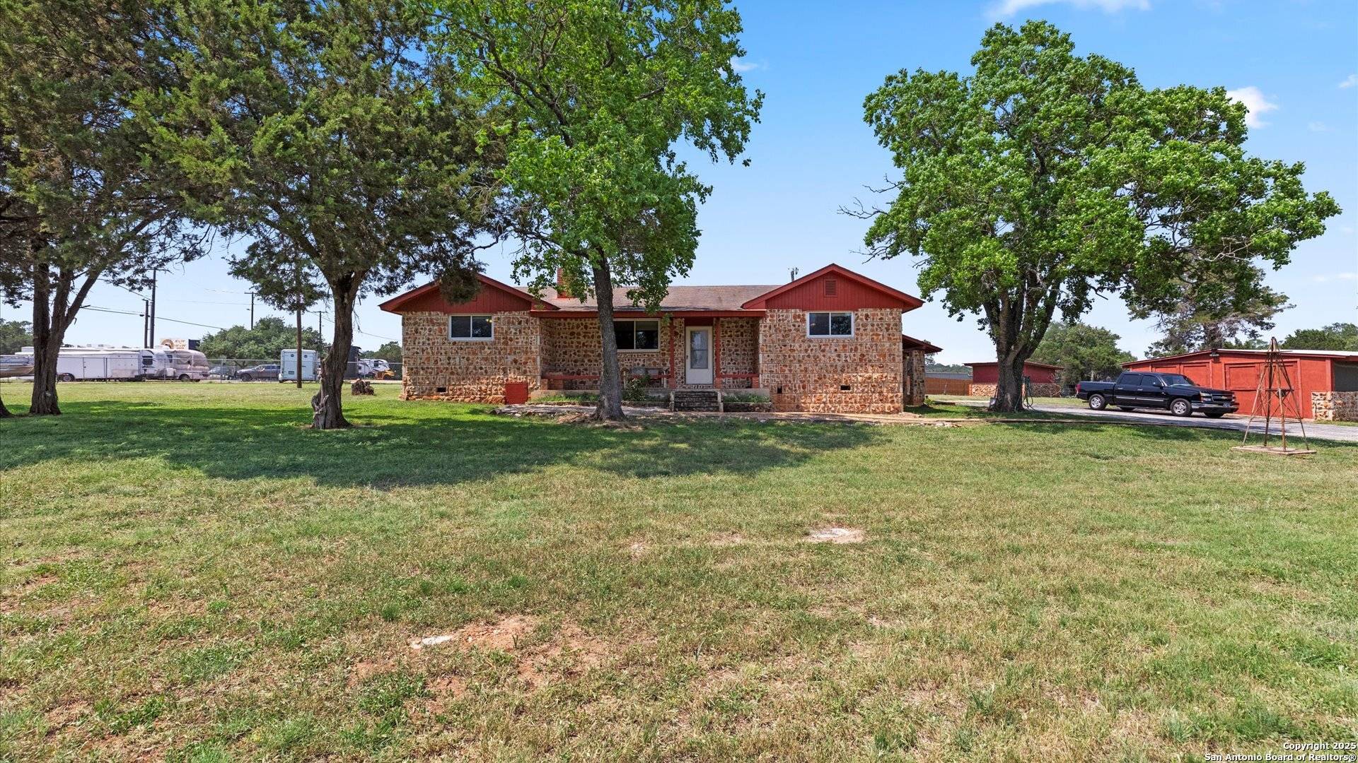 New Braunfels, TX 78132,153 Lone Oak