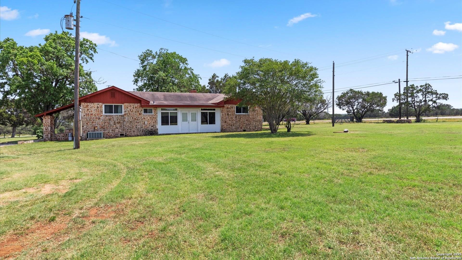 New Braunfels, TX 78132,153 Lone Oak