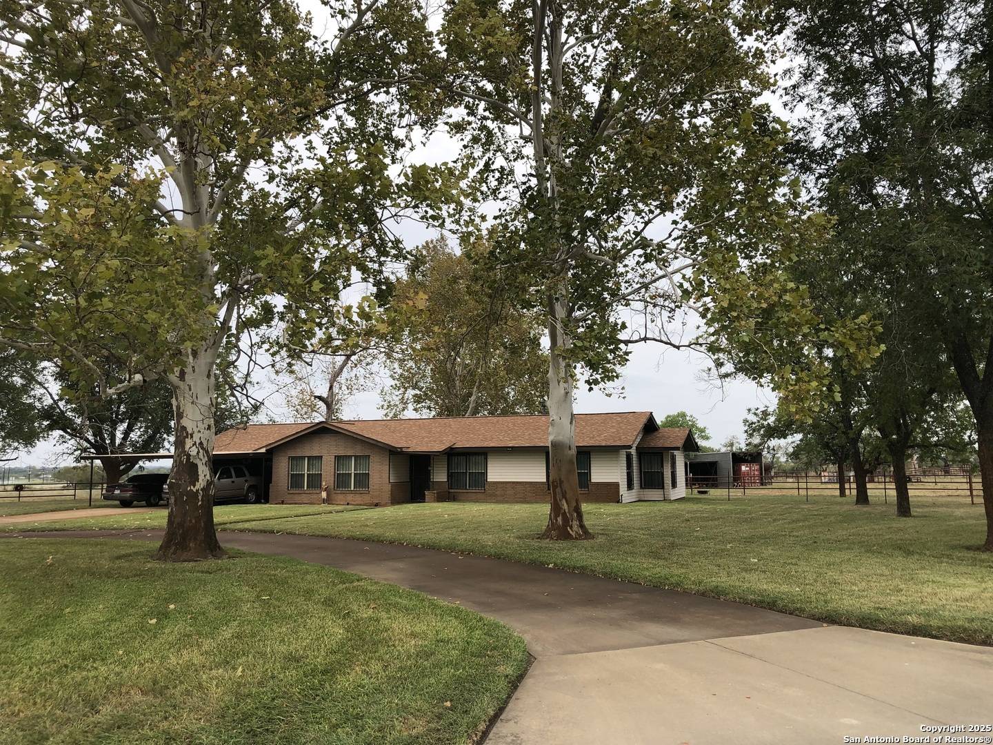 Poteet, TX 78065,660 FM 476