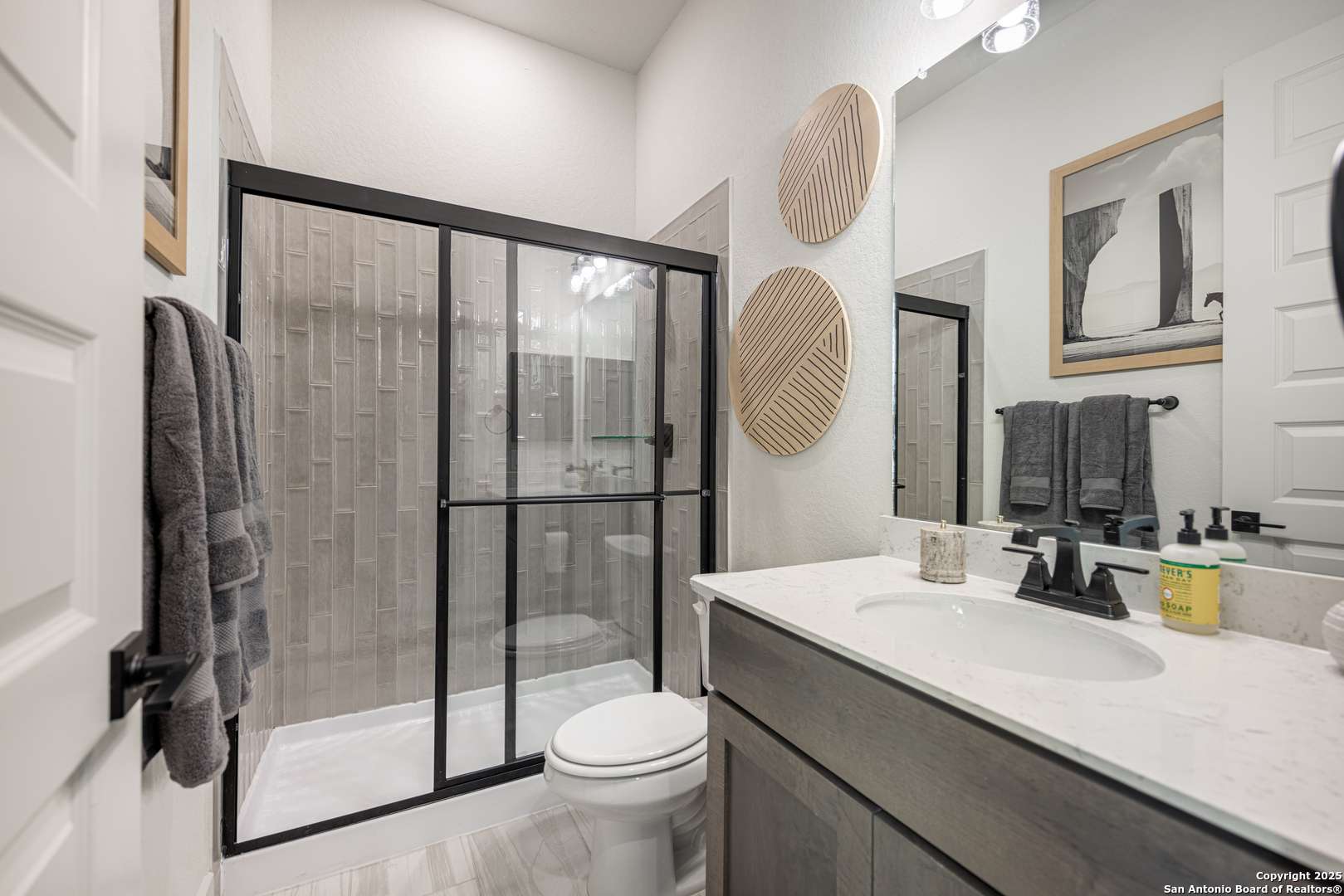 Castroville, TX 78009,411 Poe Pkwy