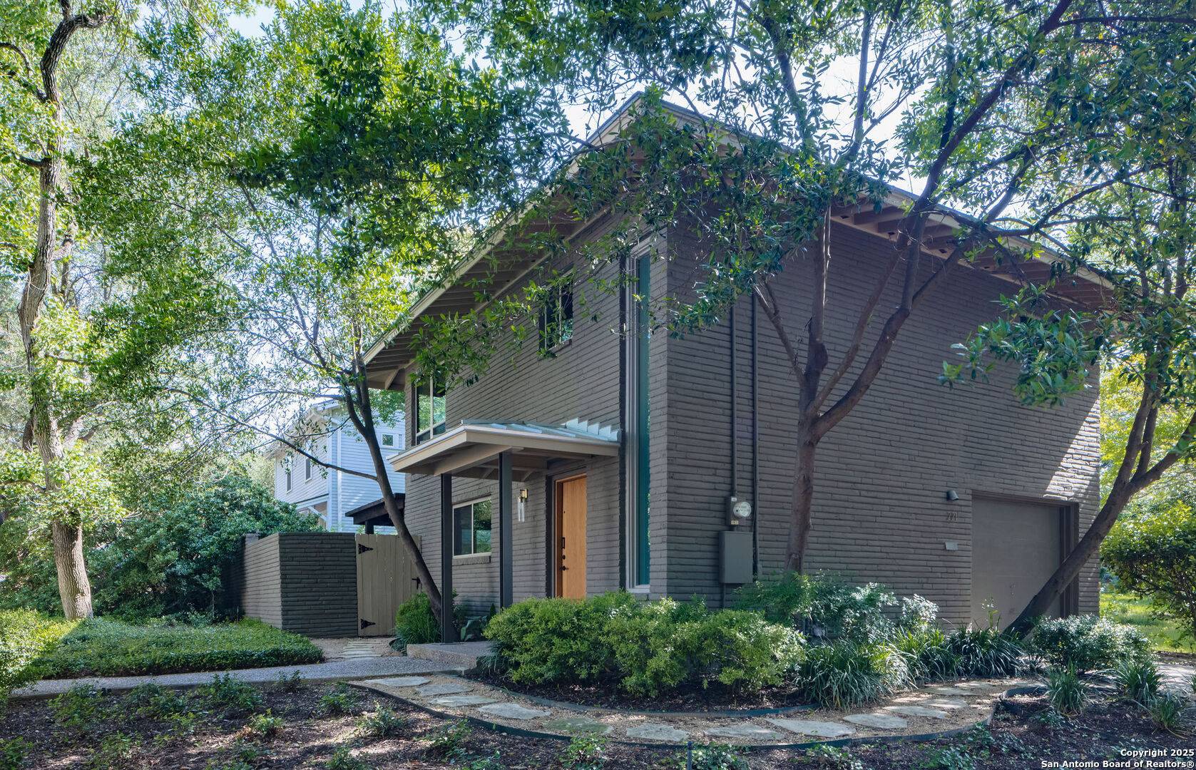 Alamo Heights, TX 78209,221 Ogden Ln