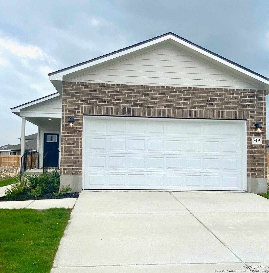 New Braunfels, TX 78130,749 Whitman Street