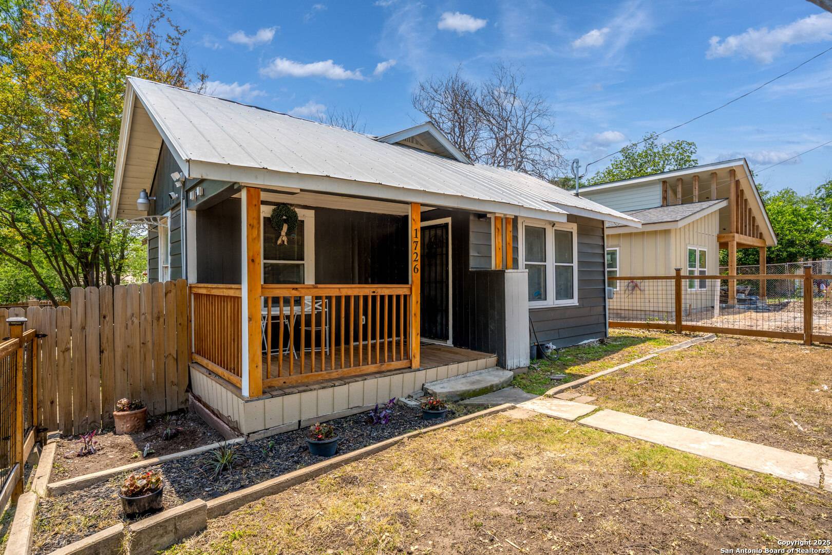 San Antonio, TX 78202,1726 Center