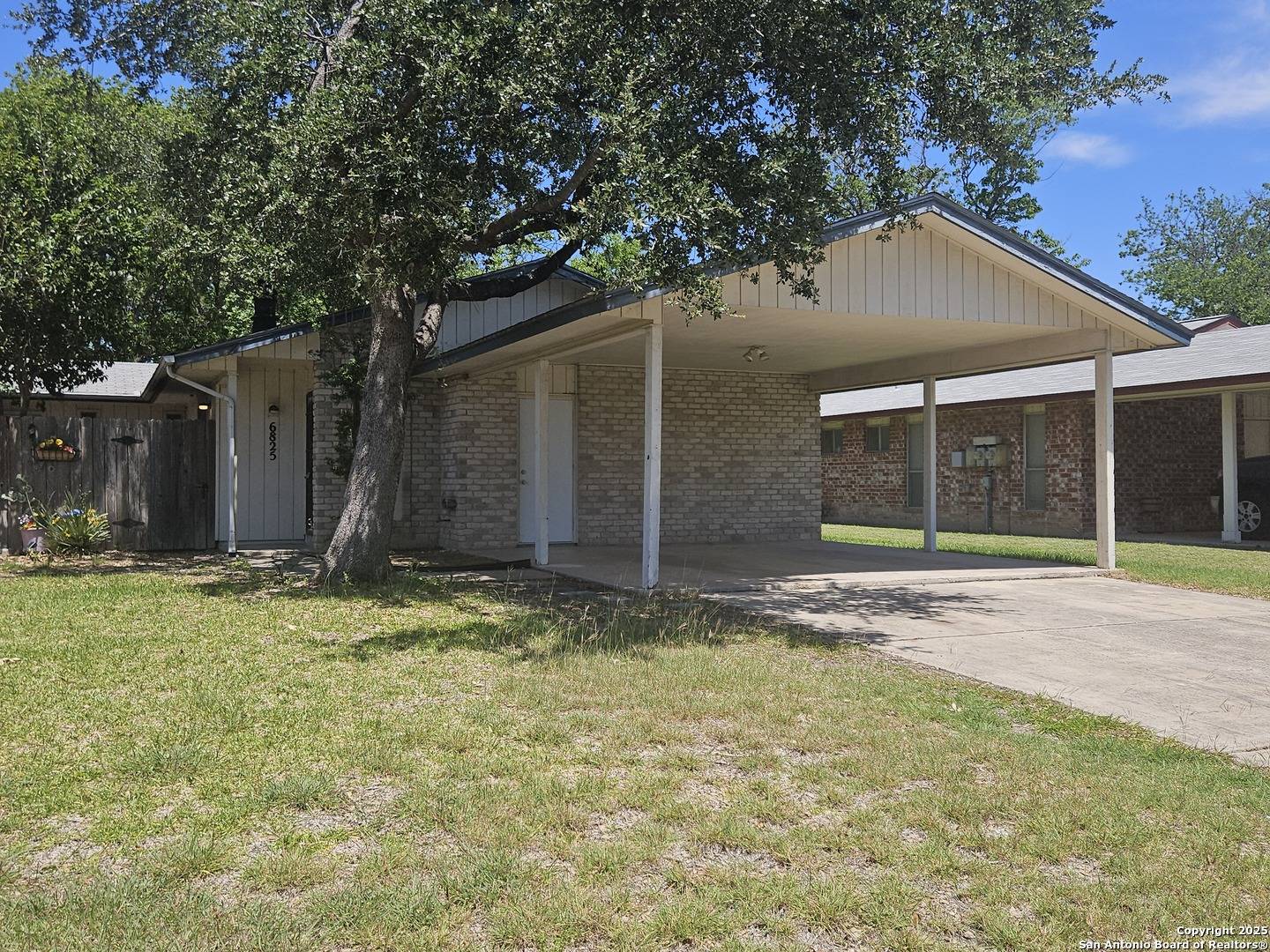 Leon Valley, TX 78238-1319,6825 GRASS VALLEY DR