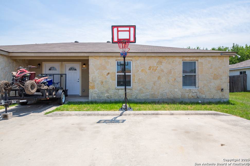 San Antonio, TX 78239,7642 Oak Chase