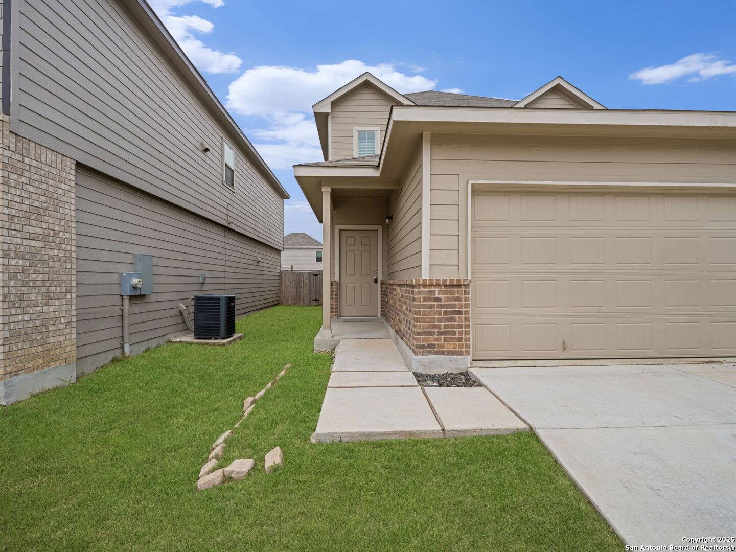 San Antonio, TX 78223,10518 Green Rock