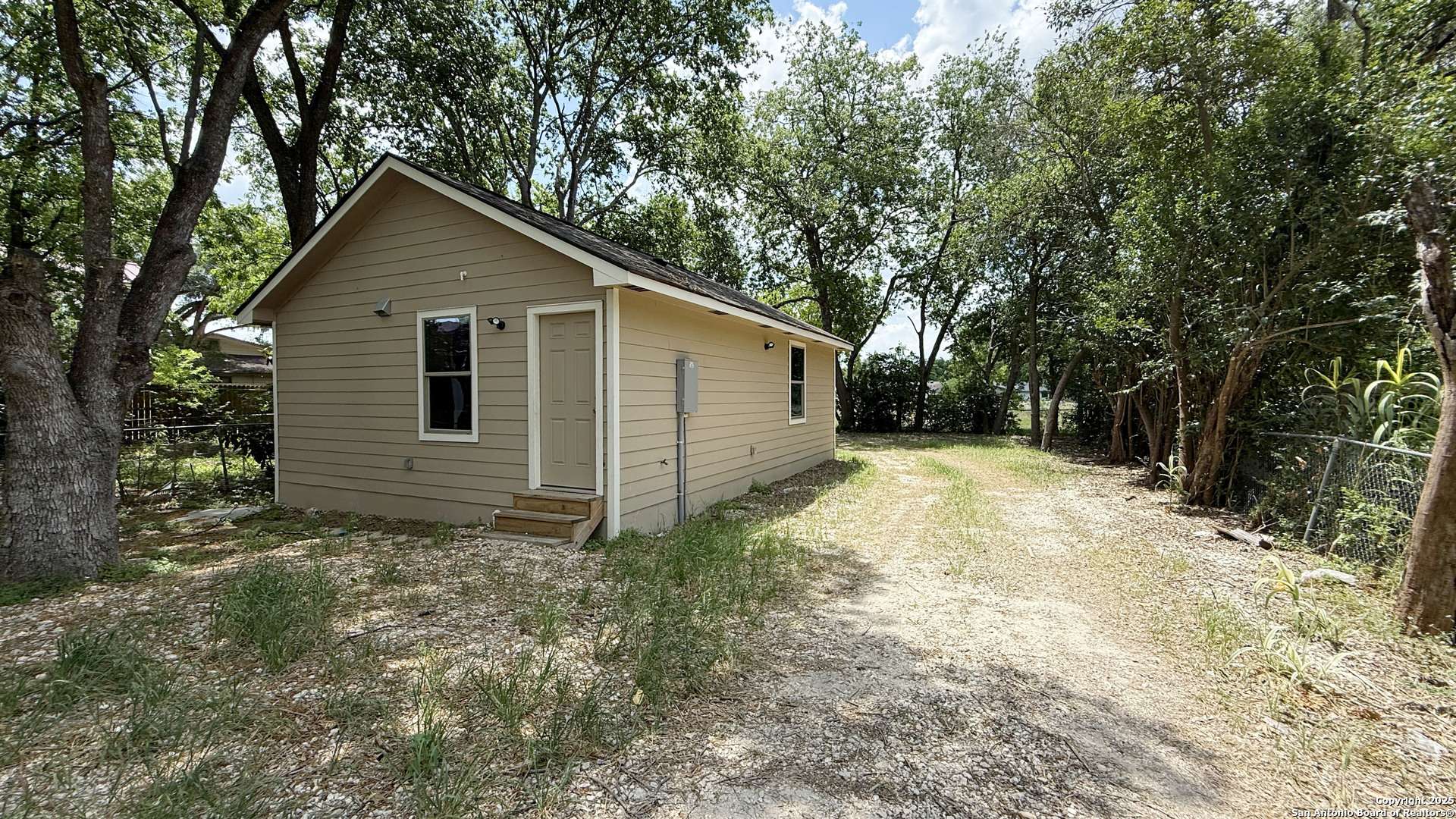 San Antonio, TX 78211,520 Mayfield UNIT 2