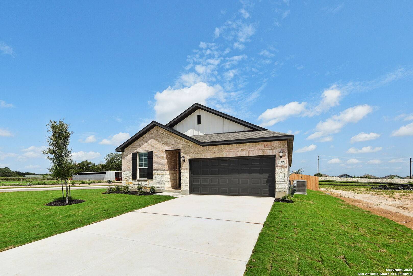 Schertz, TX 78154,12707 Horizon Crest