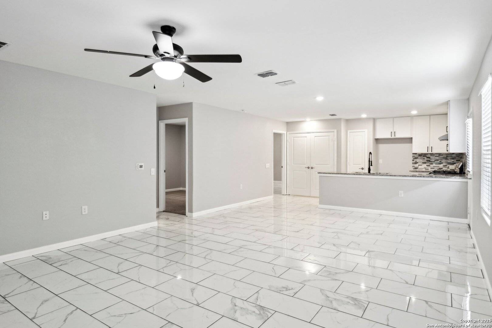 San Antonio, TX 78222,4526 Meadowland