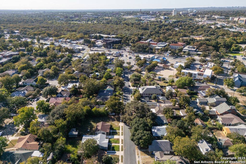 San Antonio, TX 78209,220 Pershing Ave