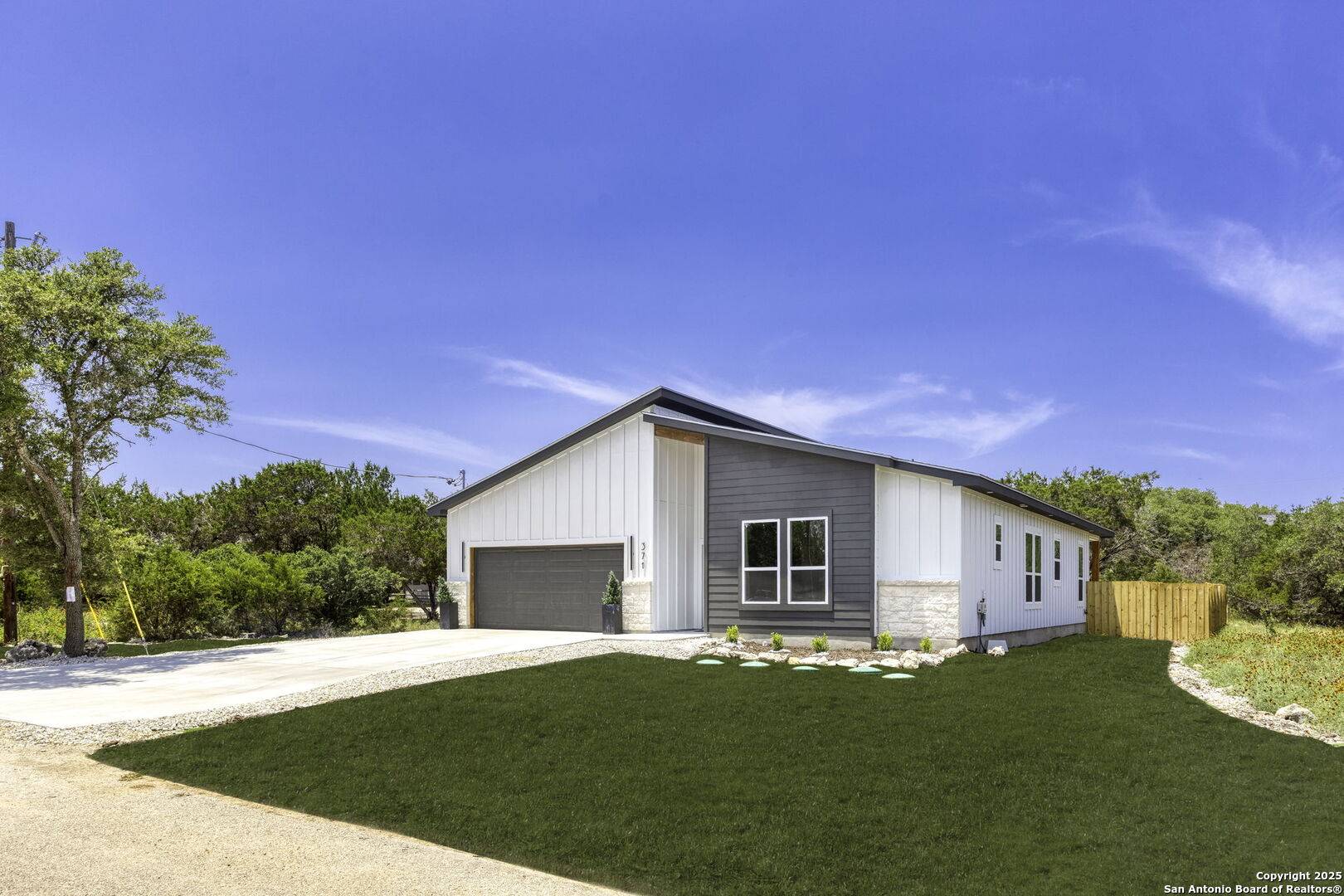 Spring Branch, TX 78070,371 Granite Rd