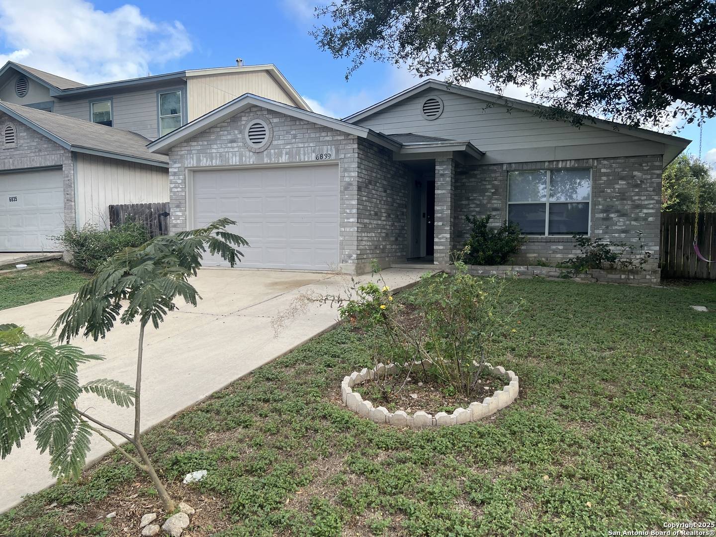 Converse, TX 78109,6839 Cape Meadow