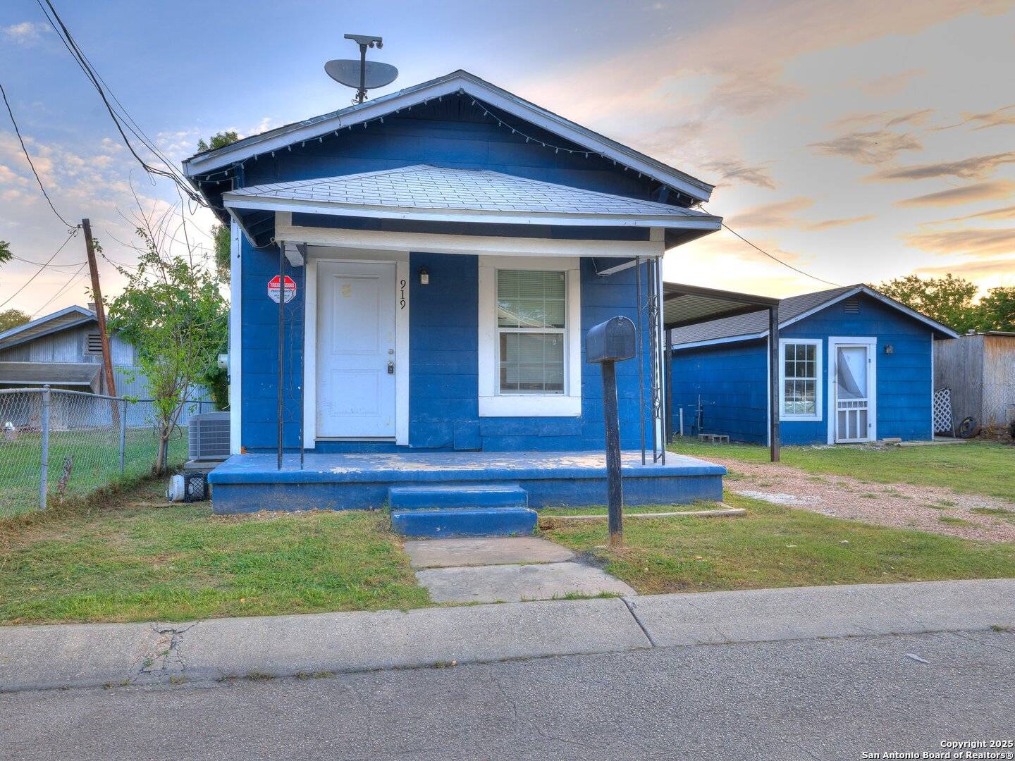 San Antonio, TX 78207-2160,919 MONCLOVA ALY