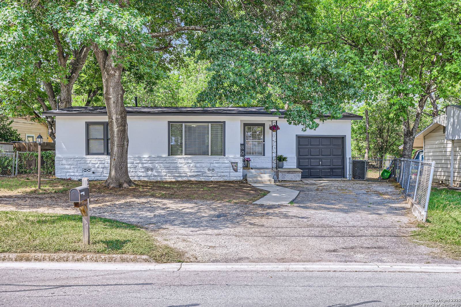 New Braunfels, TX 78130,258 Live Oak