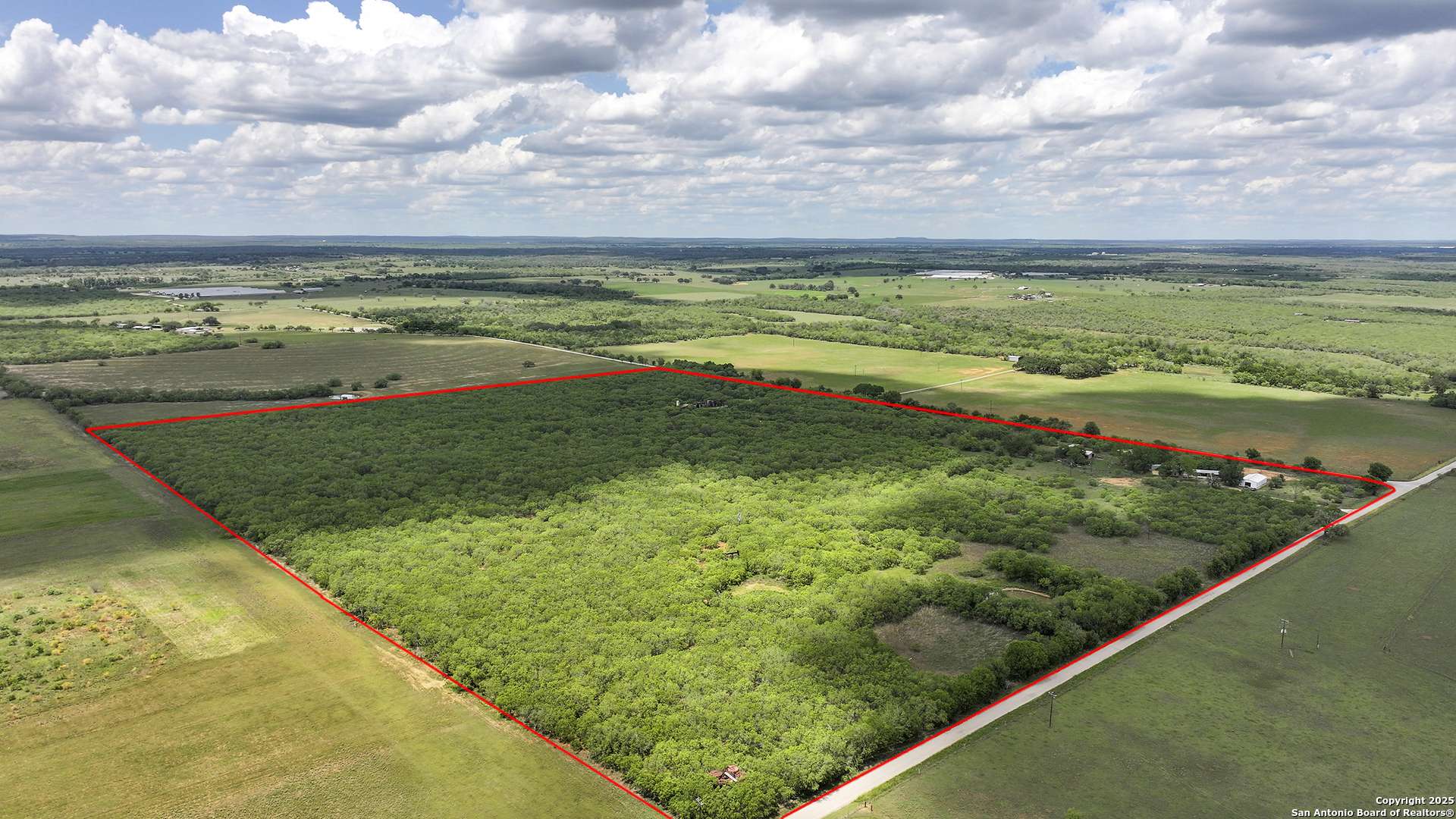 Nixon, TX 78140,1702 County Road 116