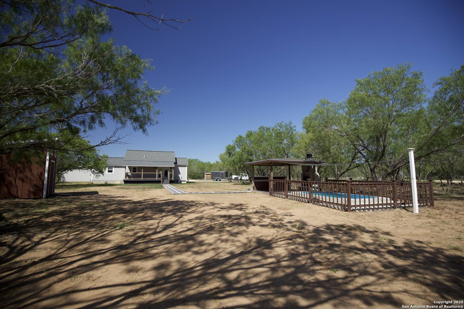 Moore, TX 78057,1556 County Road 2537