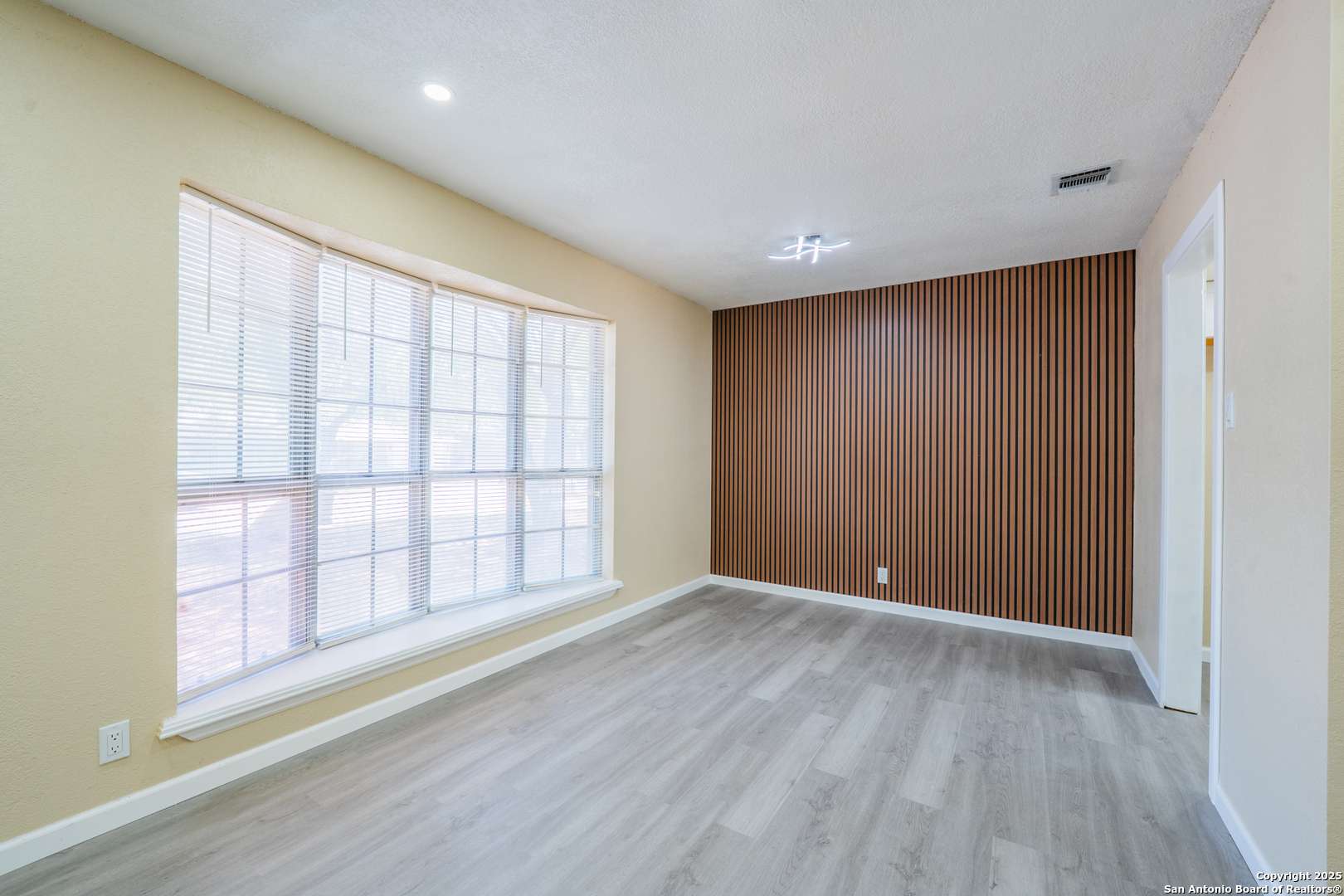 San Antonio, TX 78249,6115 Calderwood St