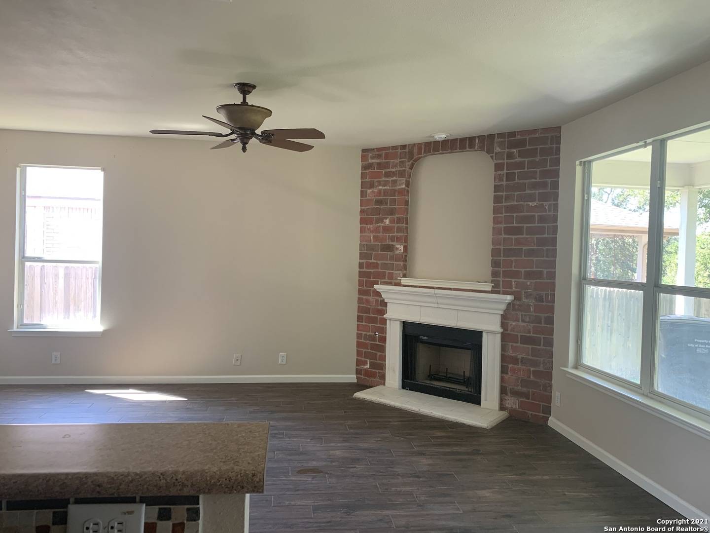 Helotes, TX 78023,8711 Redwood