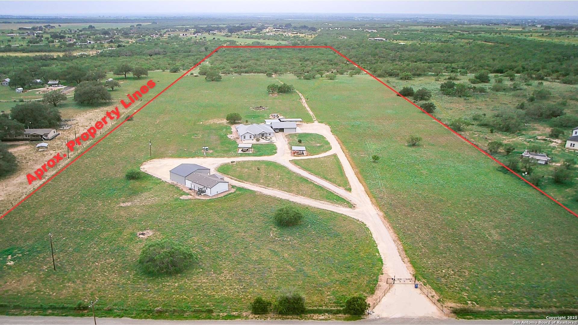 Devine, TX 78016,1185 County Road 7718