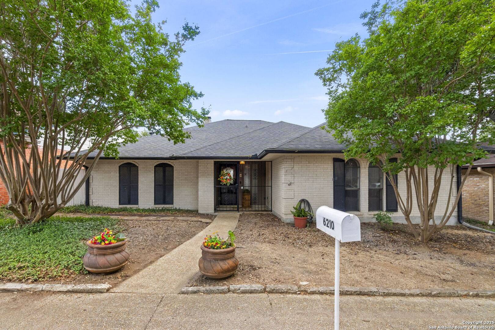 Windcrest, TX 78239,6210 Meadow Grove