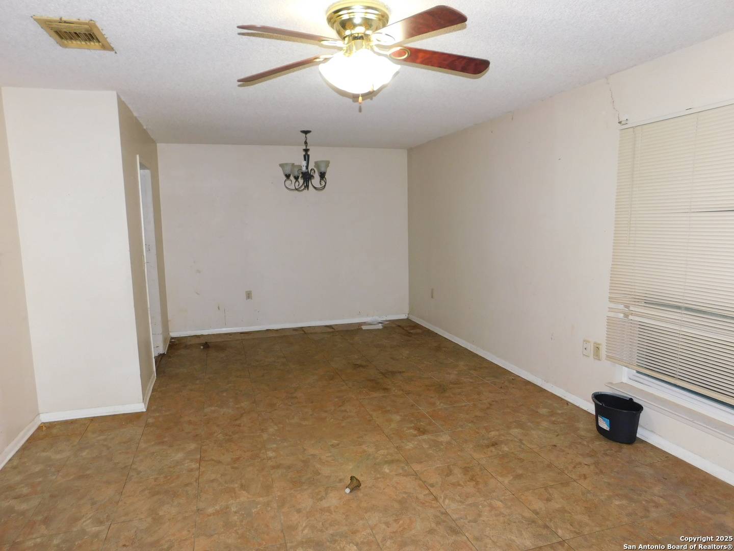 Converse, TX 78109,10223 Flatland Trail